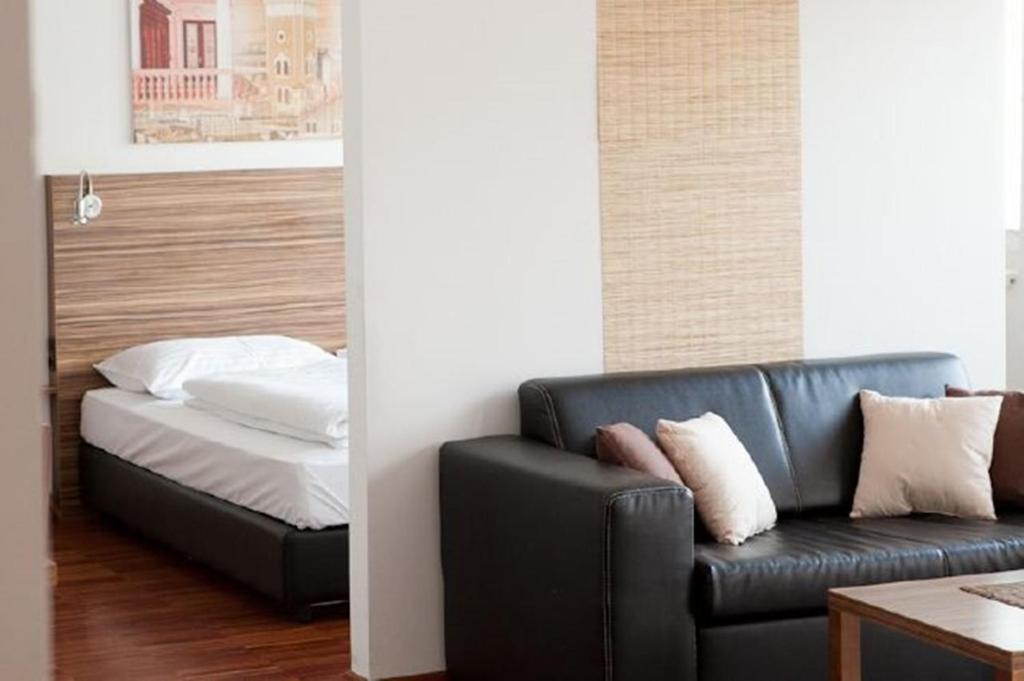 Royal Living Apartments Вена Номер фото