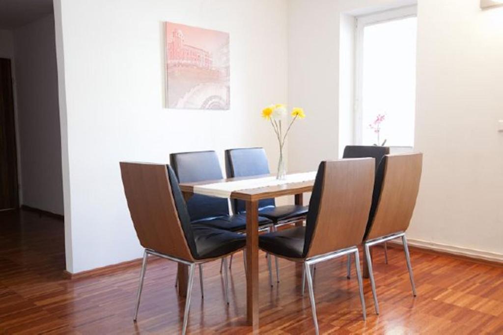 Royal Living Apartments Вена Номер фото